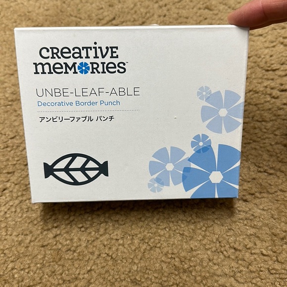 Creative Memories Unbe-leaf-able Border Maker Punch Scrapbook  NIB - Picture 1 of 2